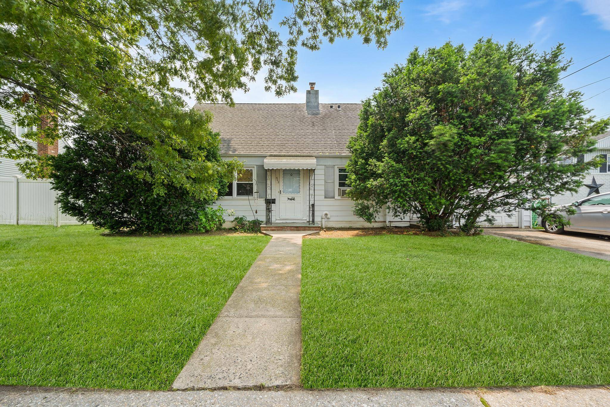 Oceanside, NY 11572,302 Waukena AVE