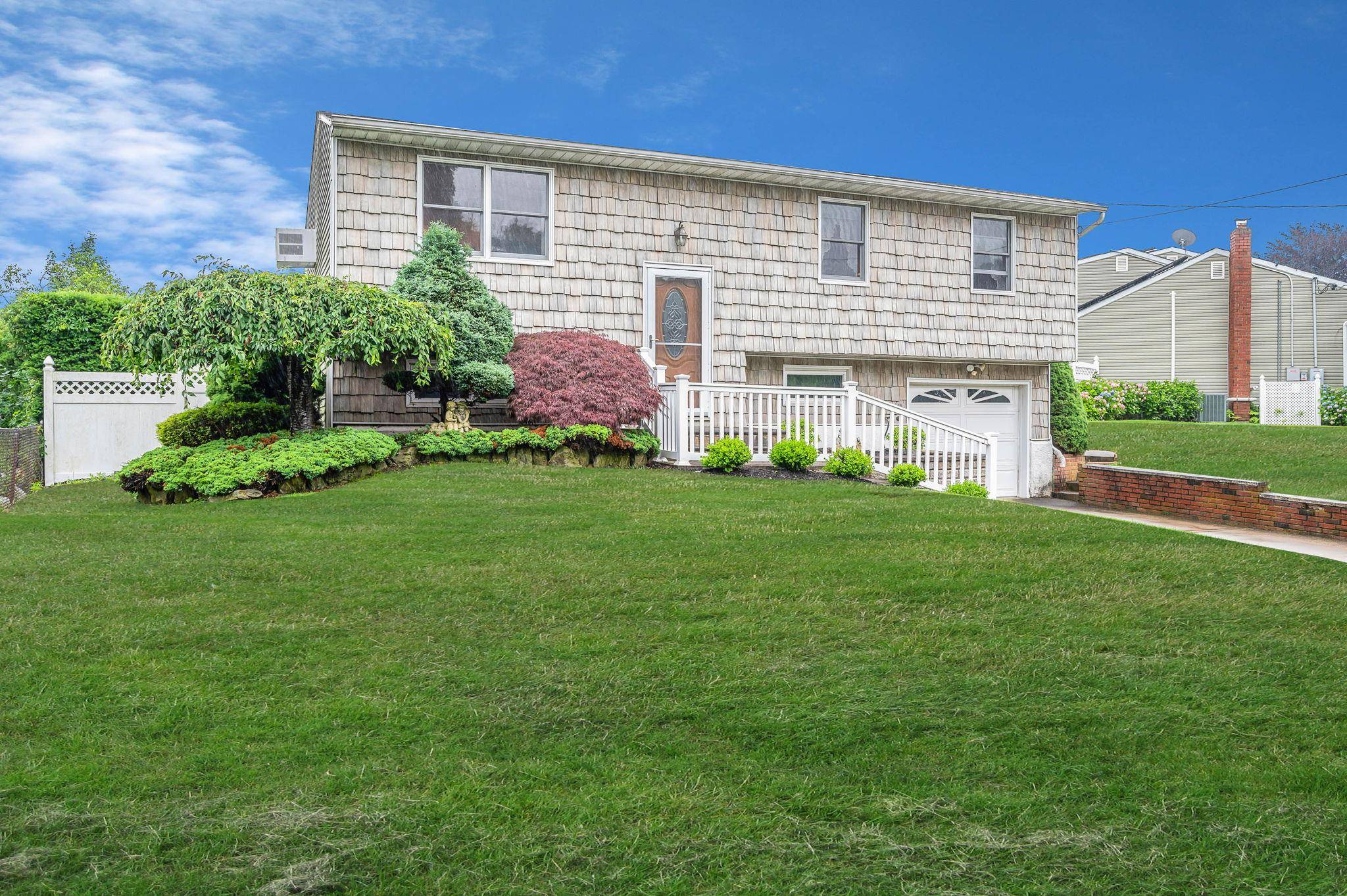 Selden, NY 11784,104 Cedarhurst AVE