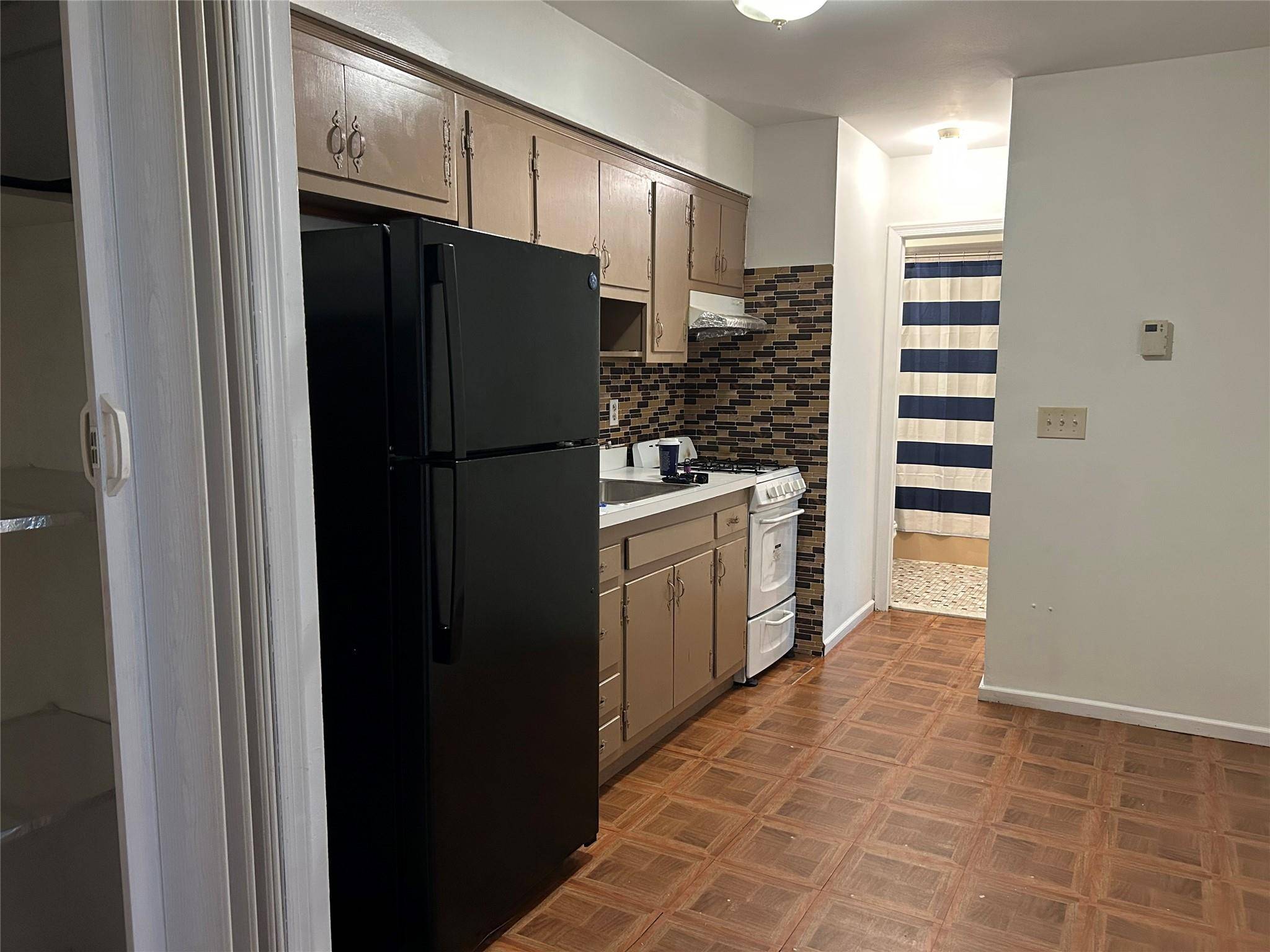 Monsey, NY 10952,182 KEARSING Pkwy #H