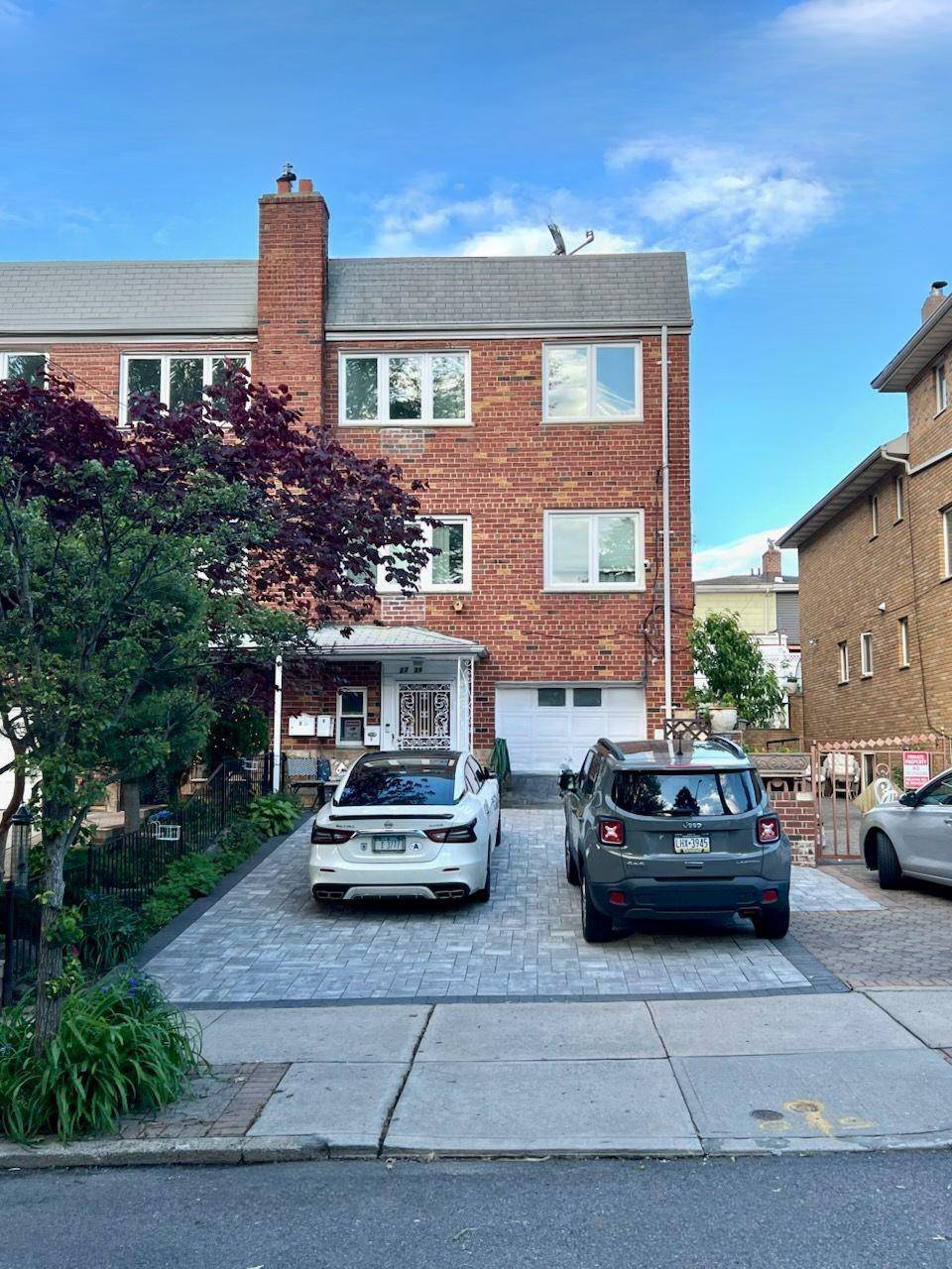 East Elmhurst, NY 11370,22-39 74 ST