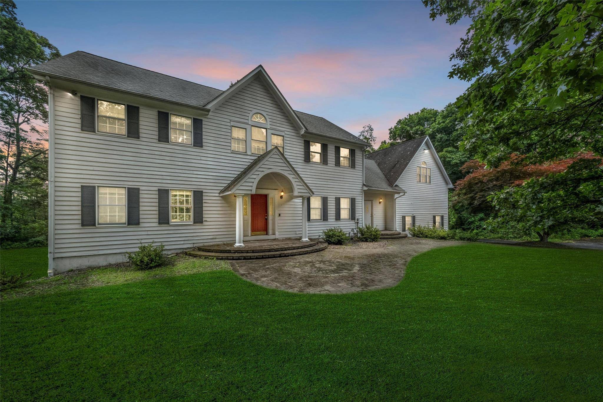 Lagrangeville, NY 12540,16 Apple Summit LN