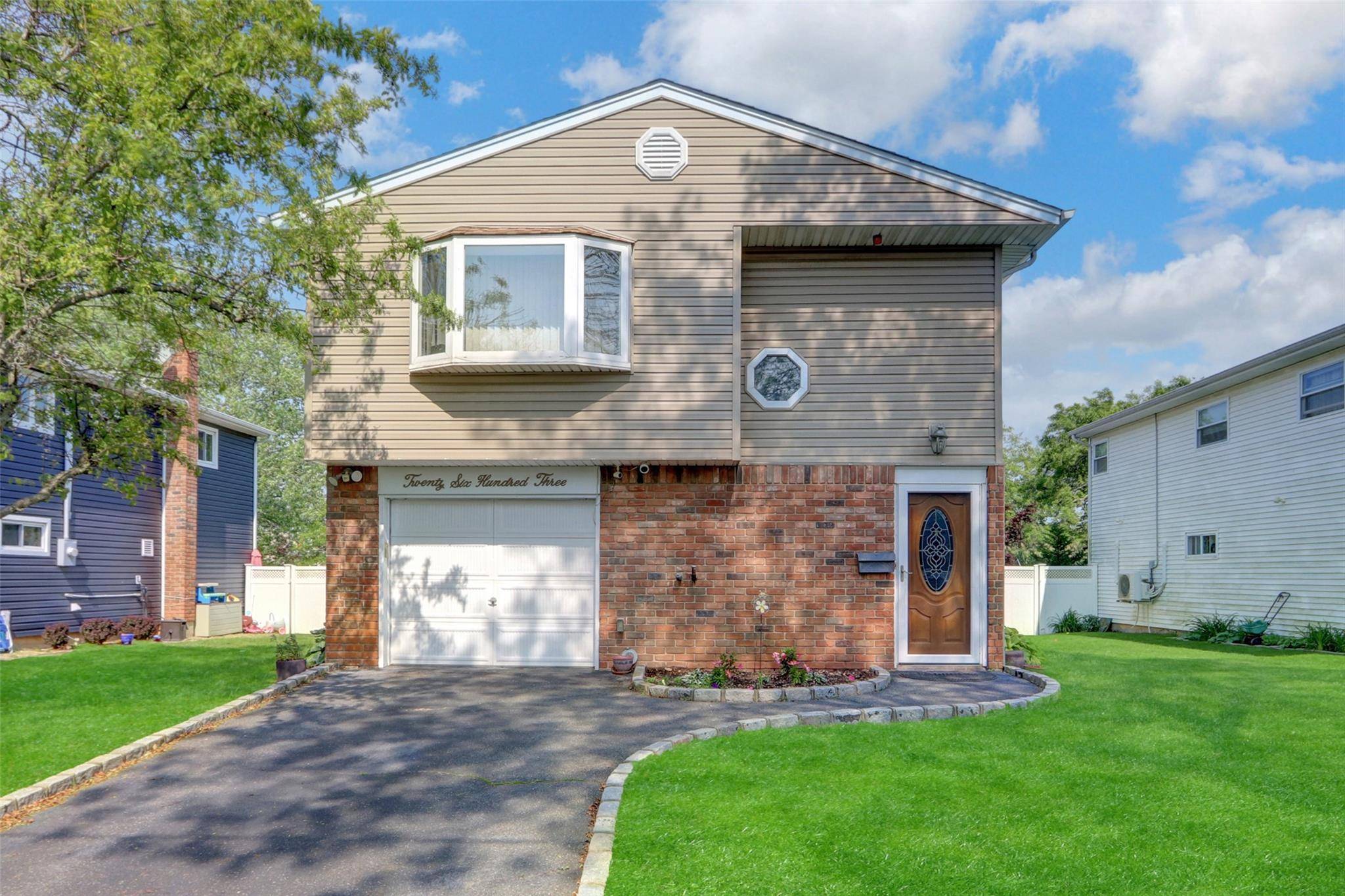 Wantagh, NY 11793,2603 Mariners AVE