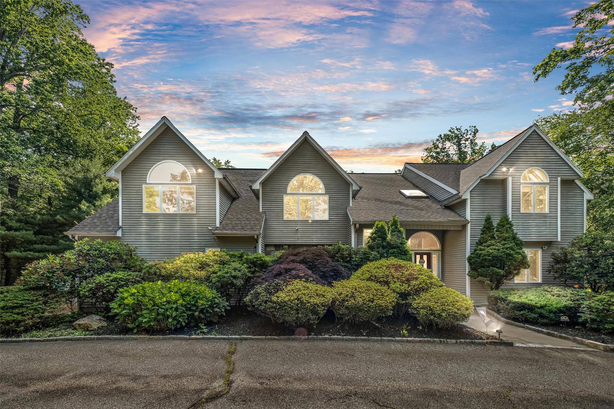 Carmel, NY 10512,48 Orchard Hill RD