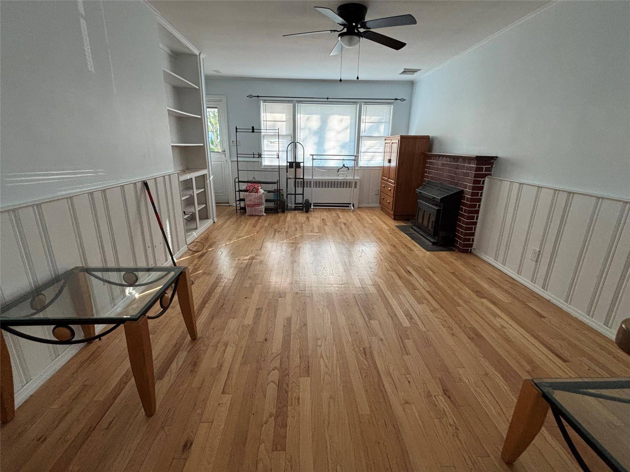 Plainview, NY 11803,14 Heather LN
