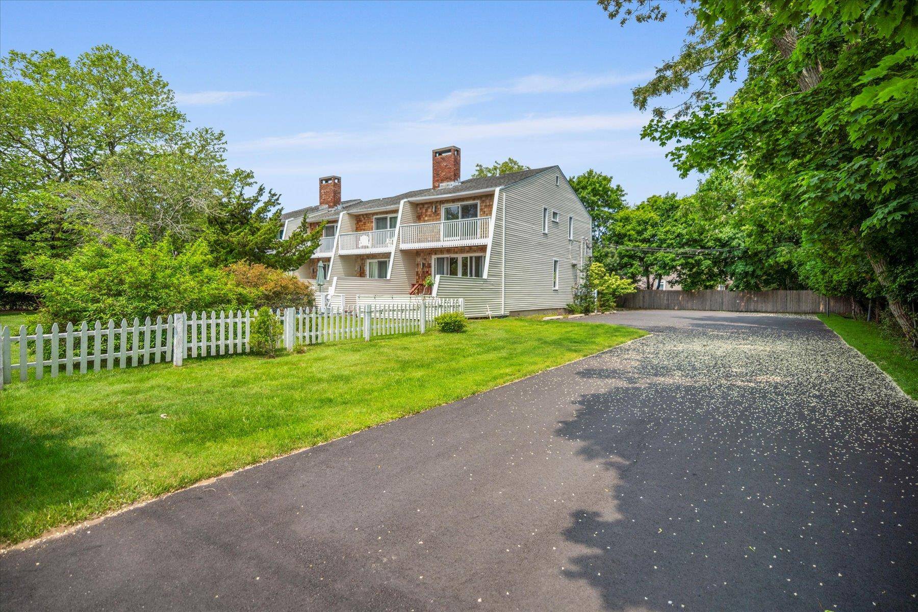 Westhampton Beach, NY 11978,188 Main ST