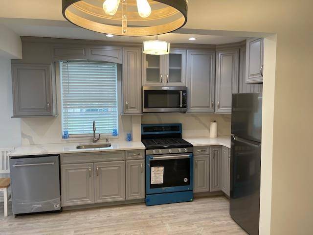 Kew Garden Hills, NY 11367,138-28 77TH AVE #64C