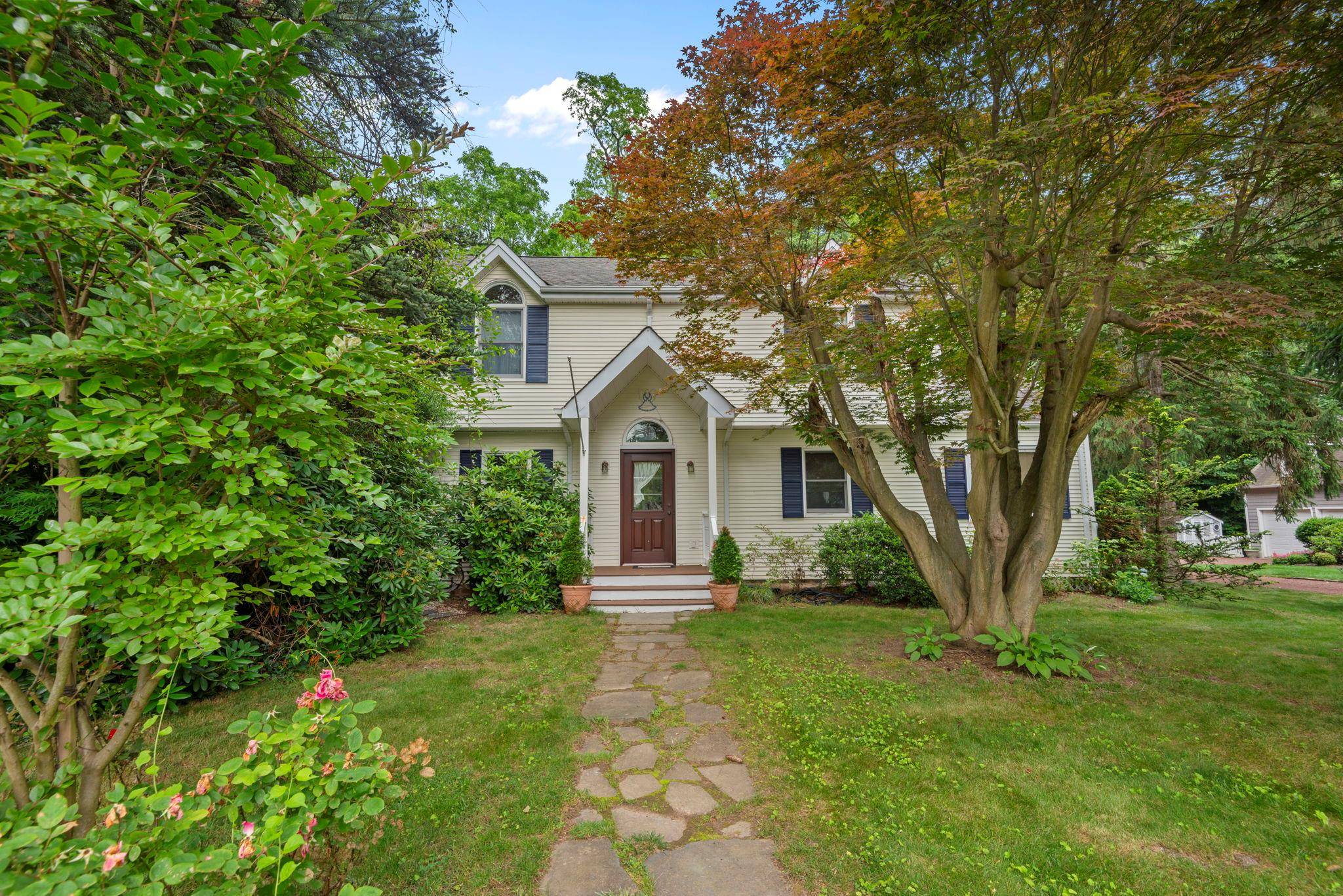 Huntington, NY 11743,29 Aberdeen DR