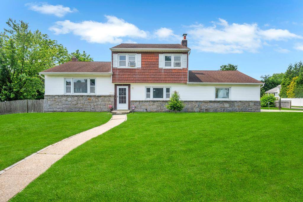 Old Bethpage, NY 11804,3 Melissa