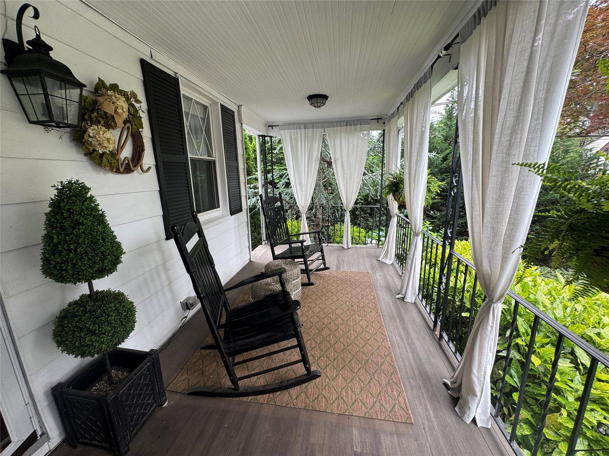 Bronxville, NY 10708,404 Bronxville RD