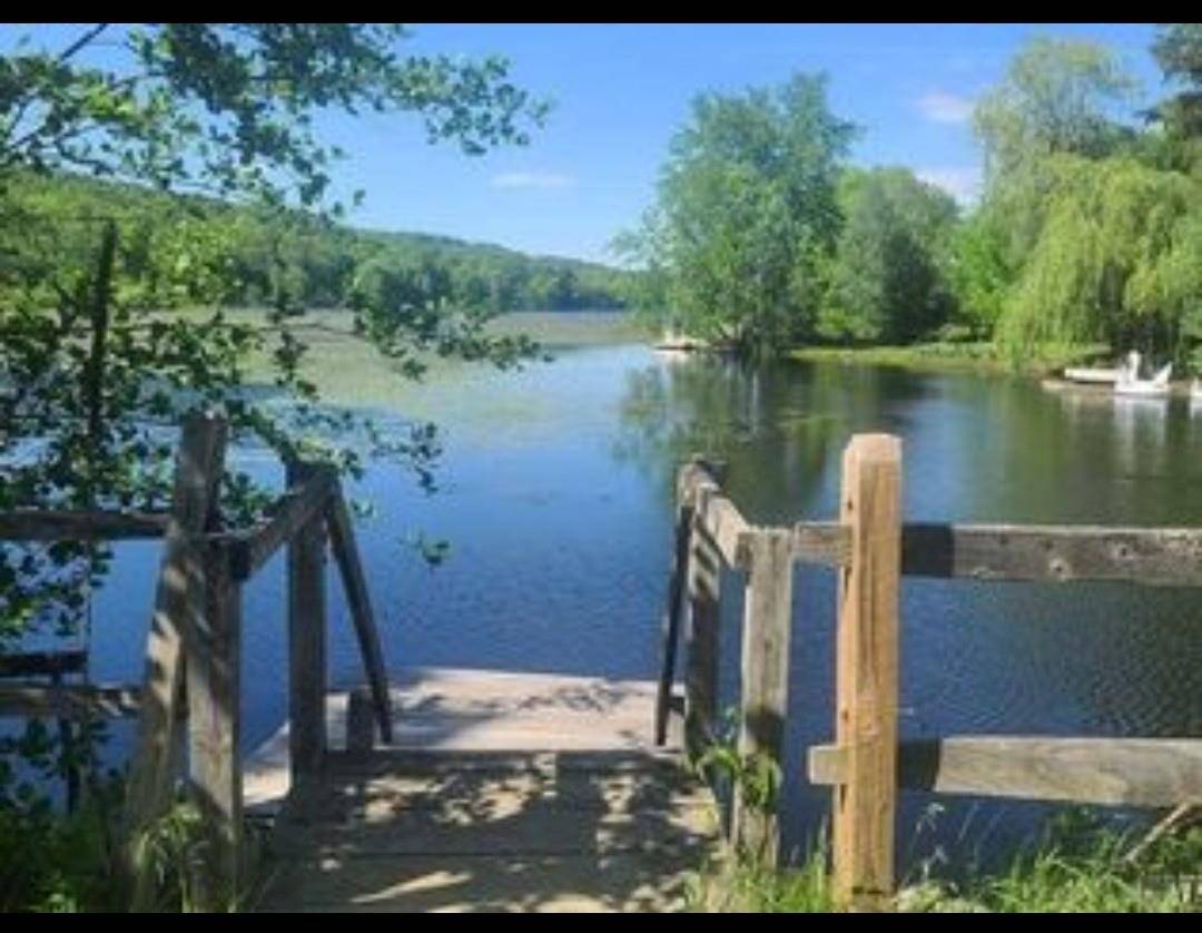 Rhinebeck, NY 12572,34 Bartles Landing RD