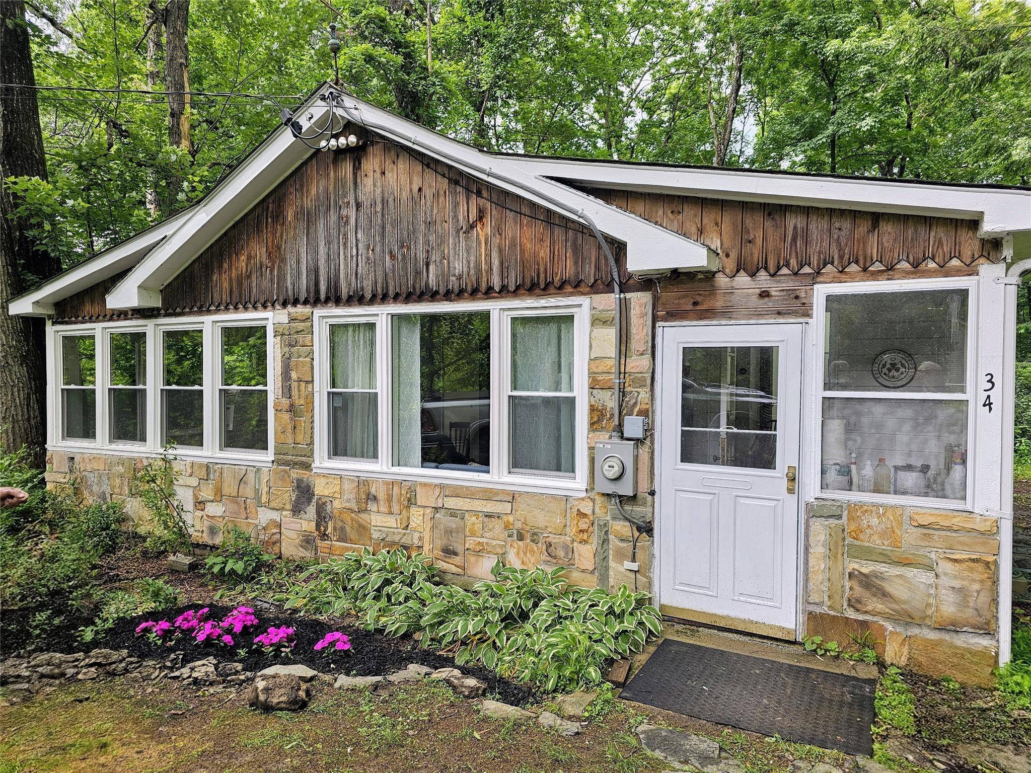 Rhinebeck, NY 12572,34 Bartles Landing RD