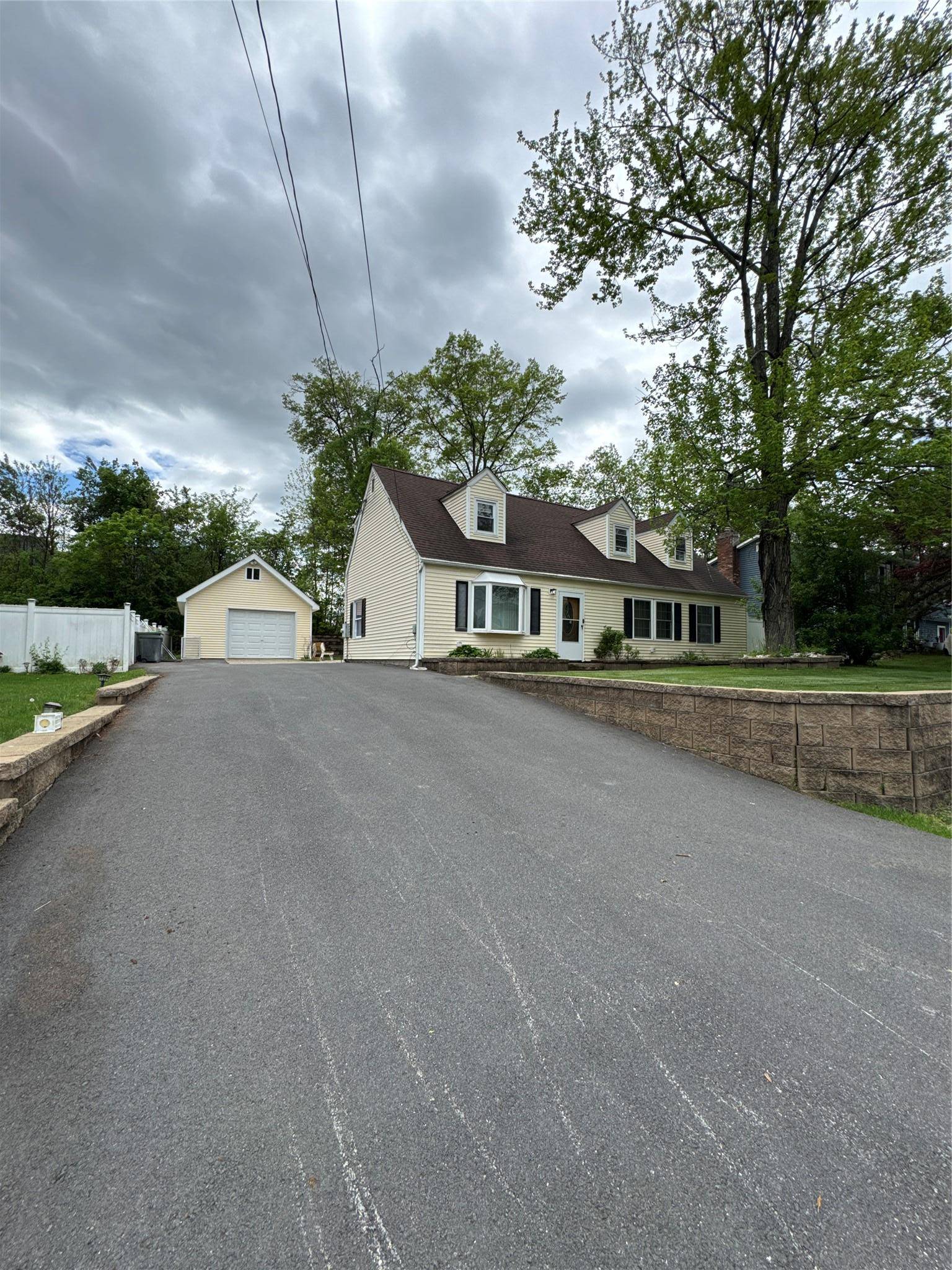 Middletown, NY 10940,21 Maple DR