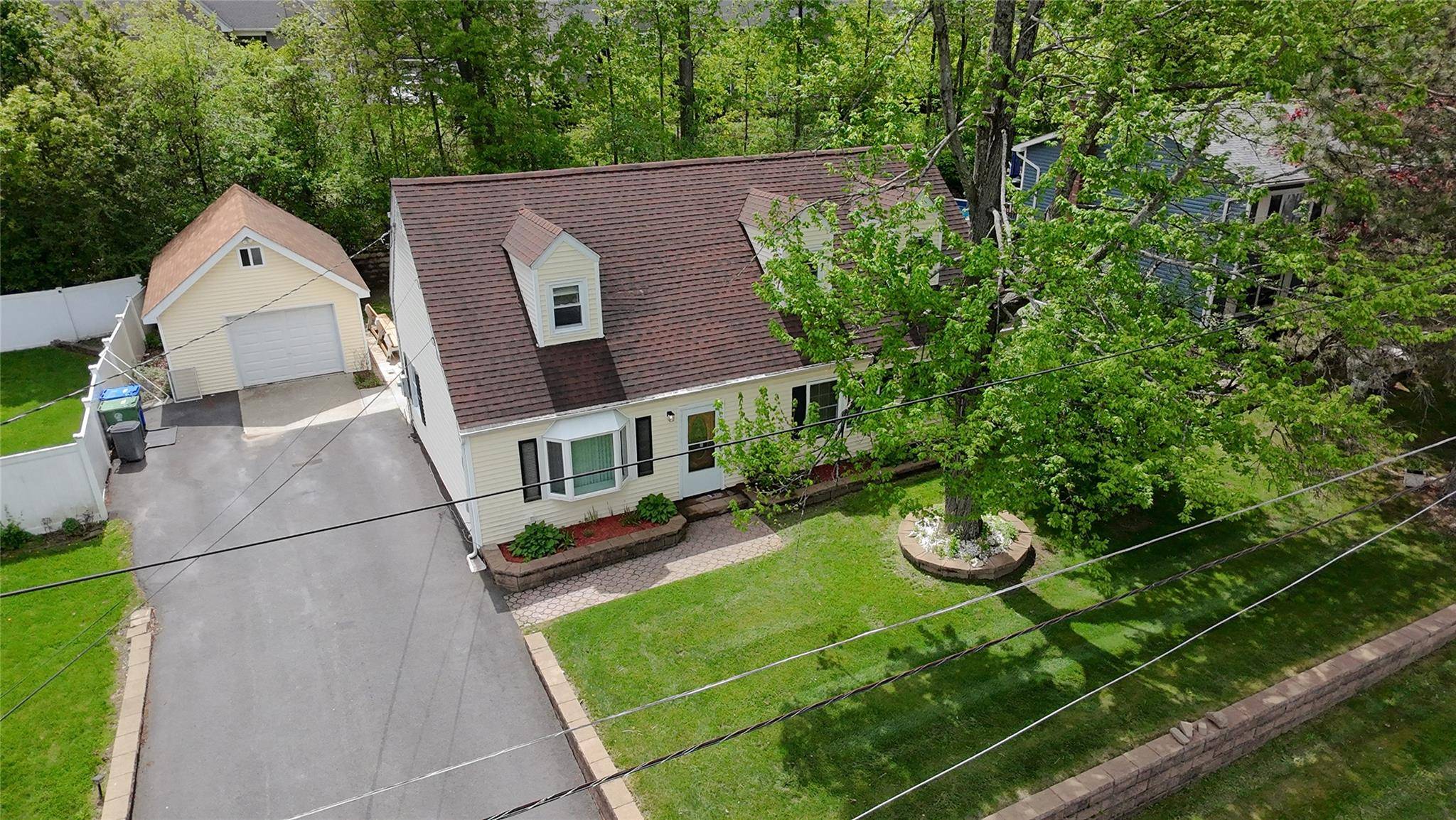Middletown, NY 10940,21 Maple DR