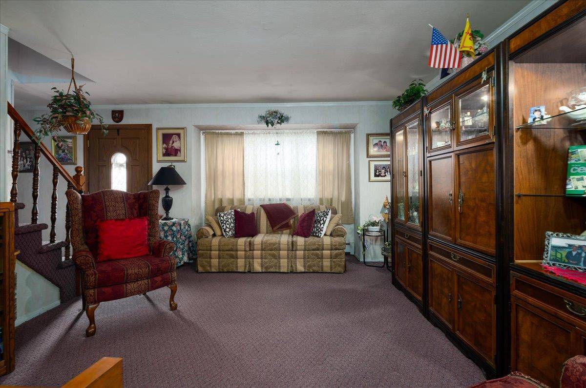 West Babylon, NY 11704,30 Nims AVE