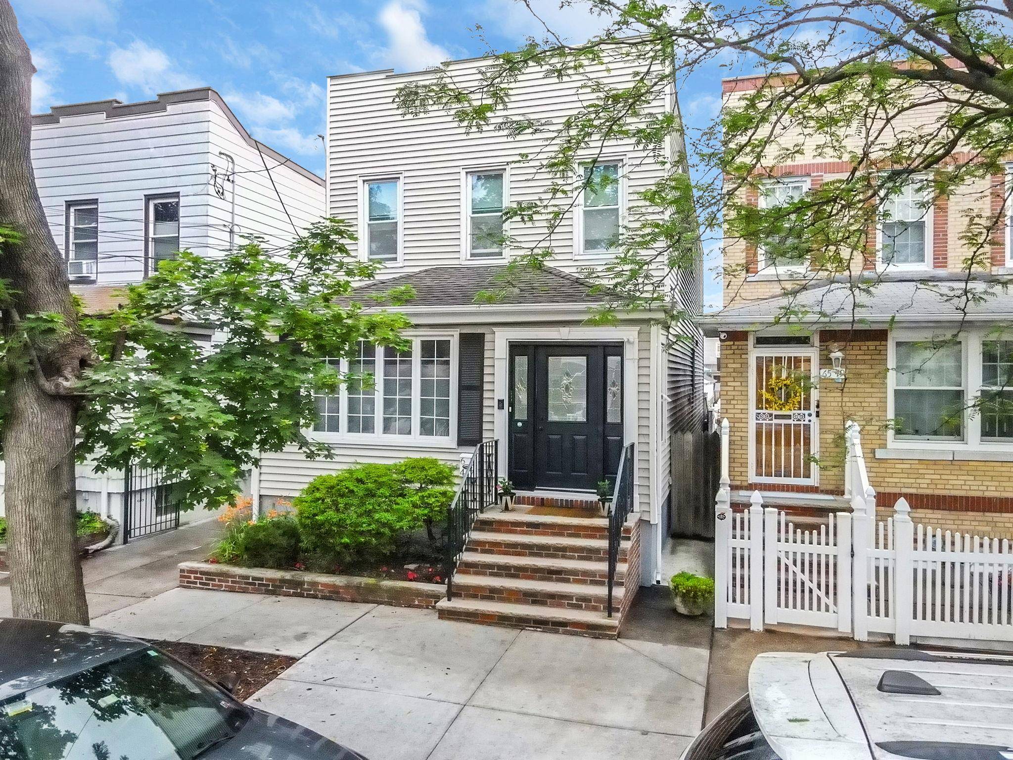Middle Village, NY 11379,65-47 79th ST