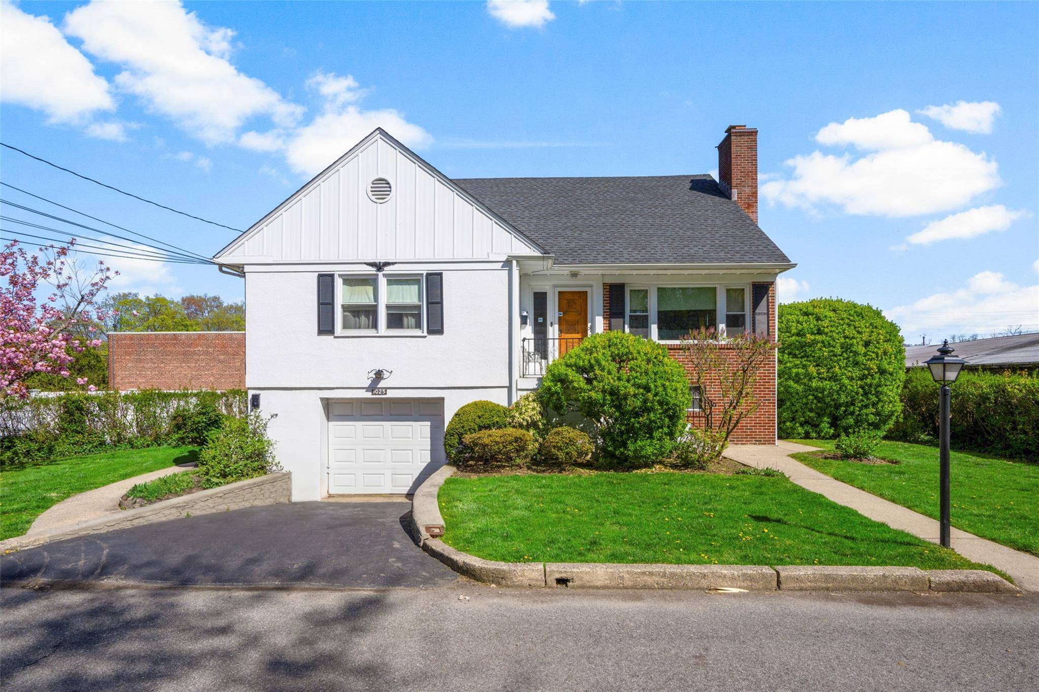 Mamaroneck, NY 10543,1025 Louise AVE #2