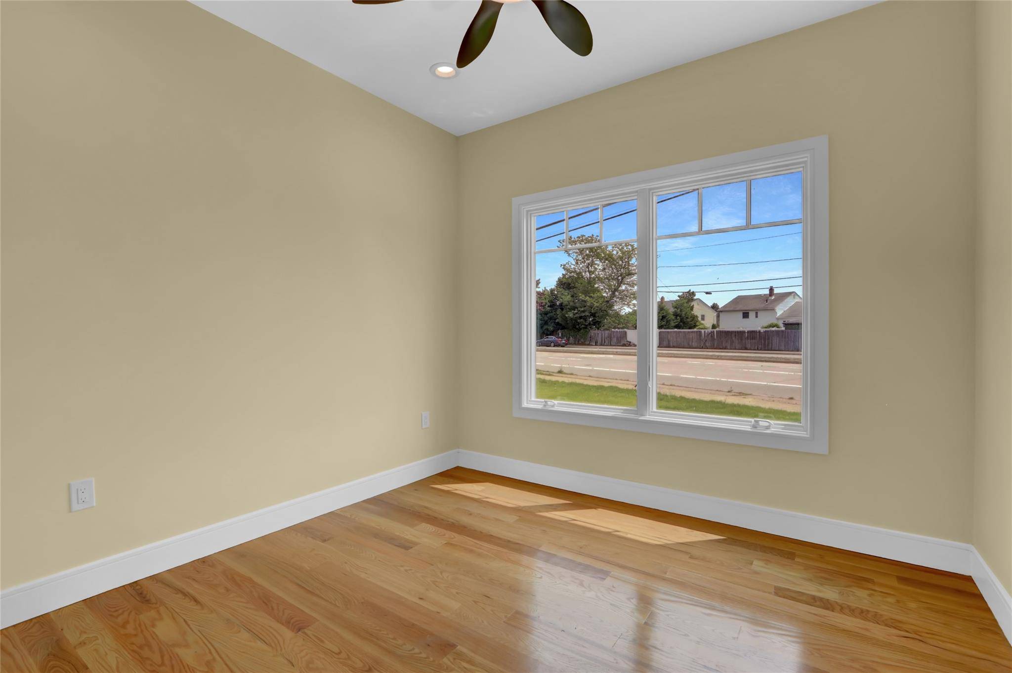 Hicksville, NY 11801,10 Locust ST