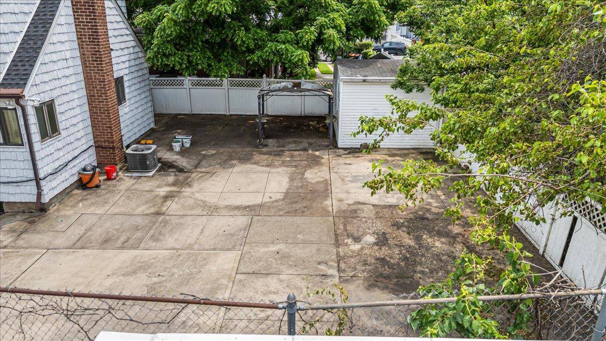 Jamaica, NY 11434,130-10 161st ST