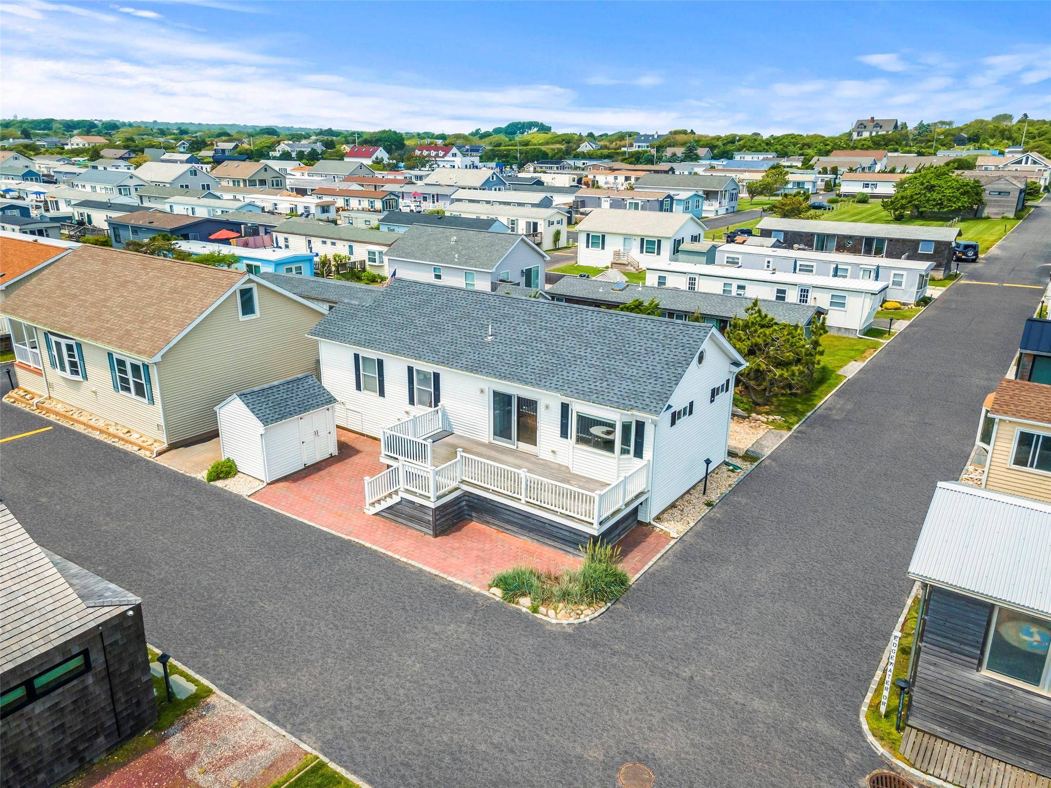 Montauk, NY 11954,100 DeForest RD #701