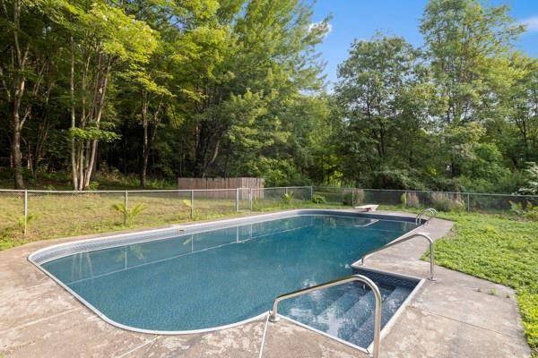 Rhinebeck, NY 12572,255 Lake DR