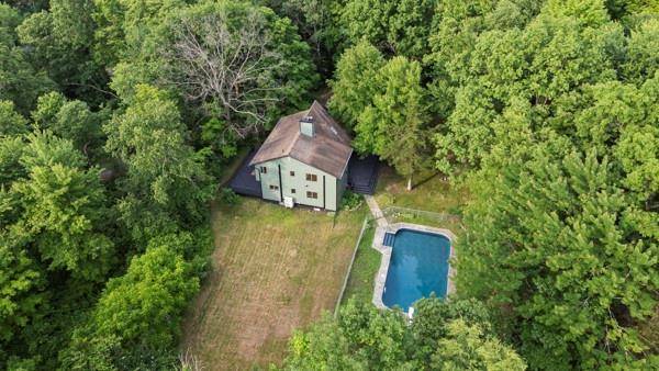 Rhinebeck, NY 12572,255 Lake DR