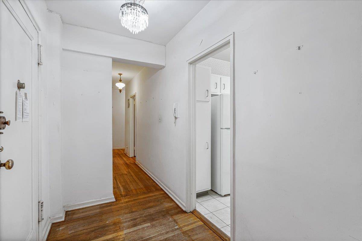 Whitestone, NY 11357,16241 Powells Cove BLVD #2S