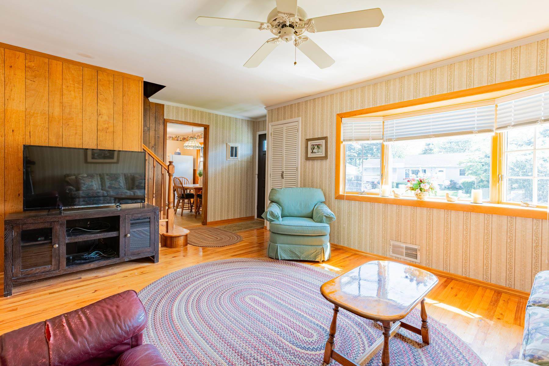Bay Shore, NY 11706,1668 Manatuck BLVD