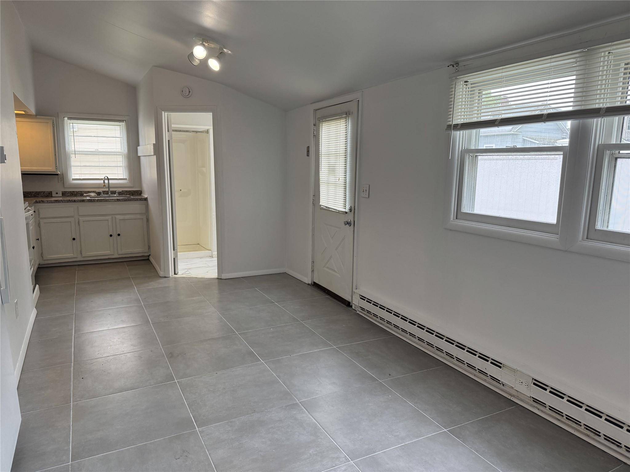 Islip Terrace, NY 11752,21 Lincoln AVE