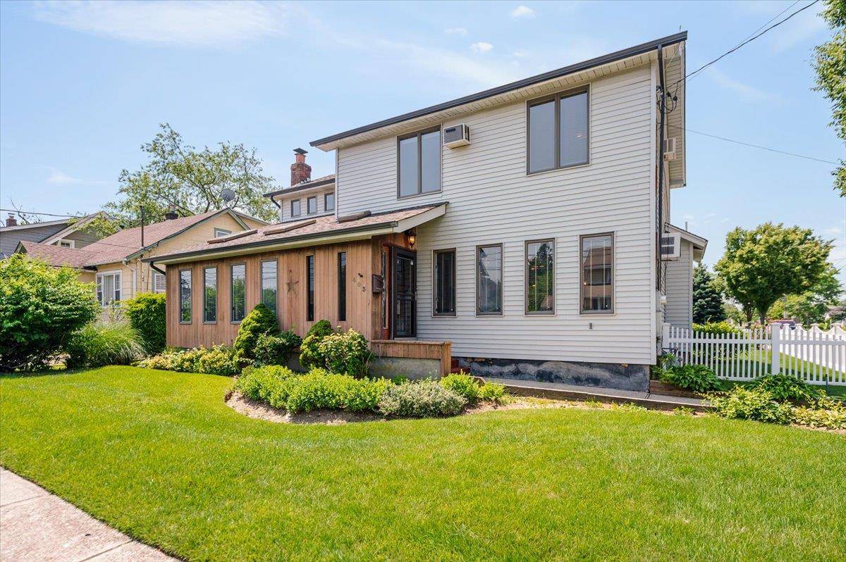 Lindenhurst, NY 11757,403 S 1st ST