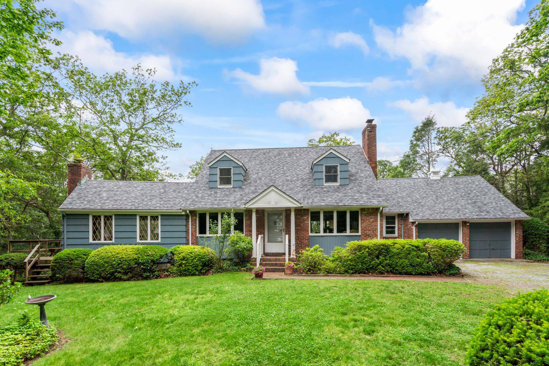 Cold Spring Harbor, NY 11724,27 East Woods DR