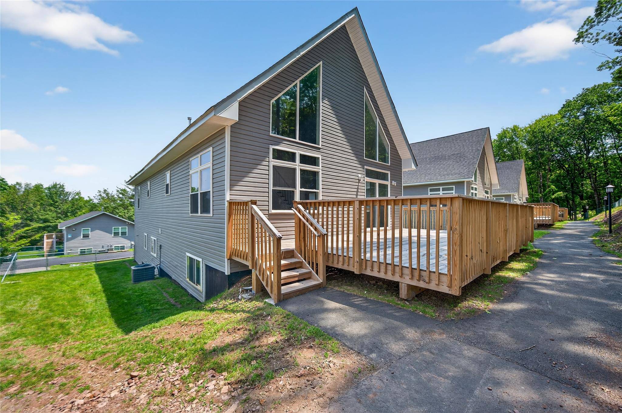 Fallsburg, NY 12733,20 Torah Circle