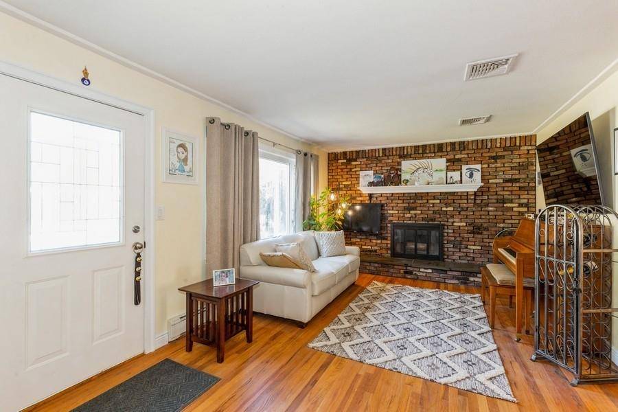 East Patchogue, NY 11772,118 Pine Neck AVE