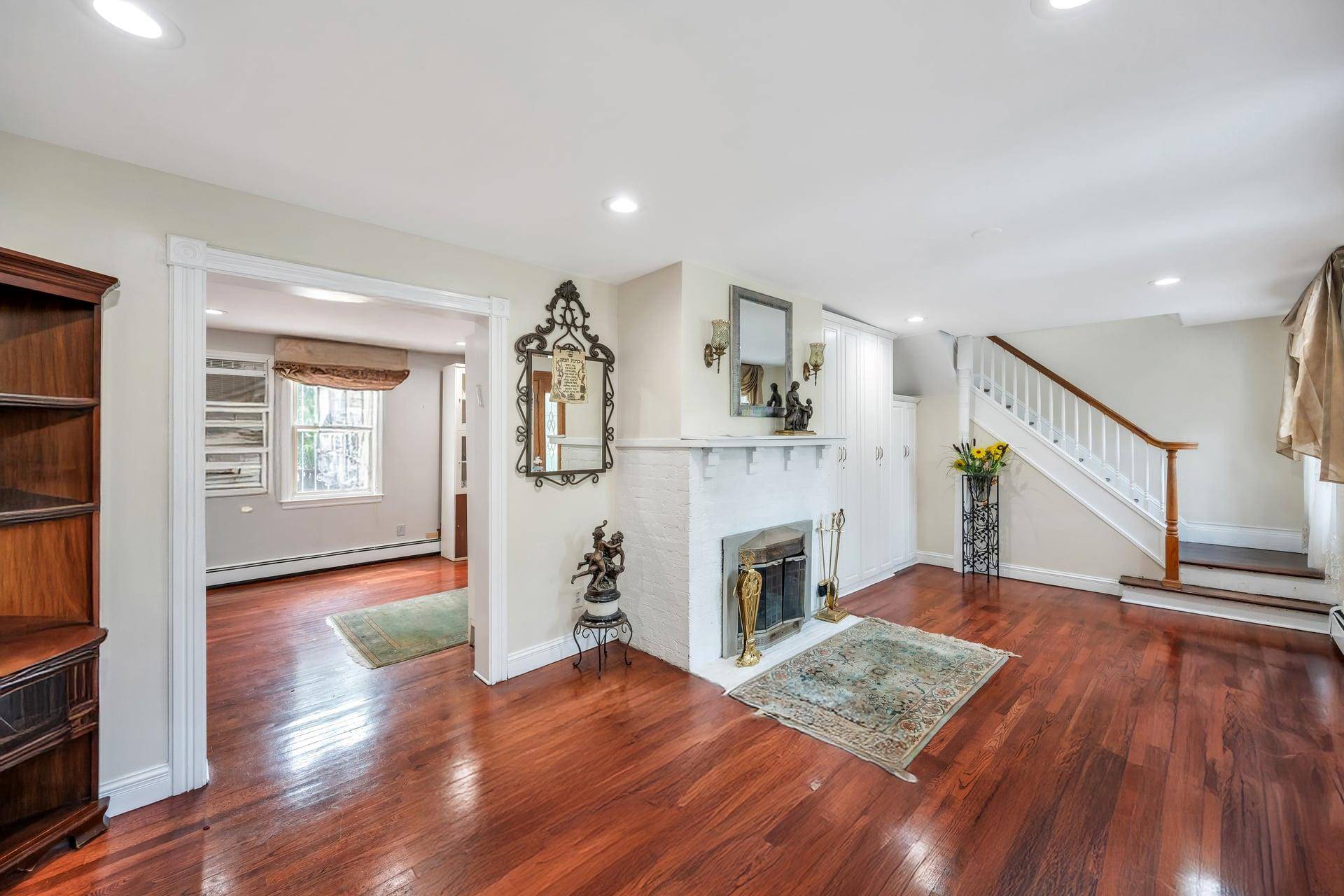 Albertson, NY 11507,118 Grant AVE