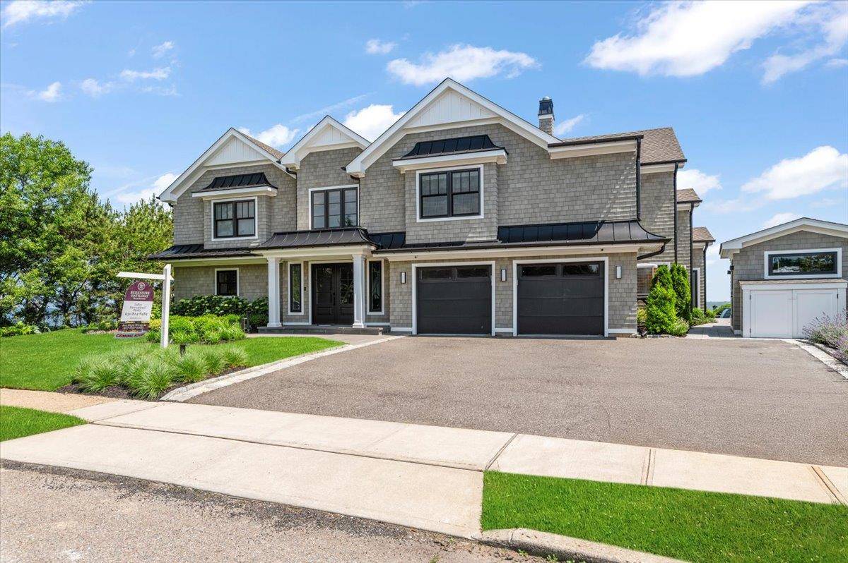Copiague, NY 11726,49 Shore DR