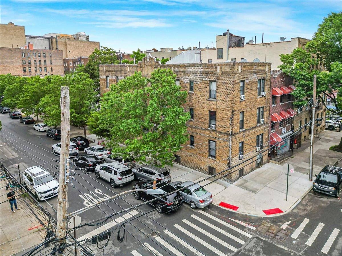 Bronx, NY 10467,3004 Cruger AVE