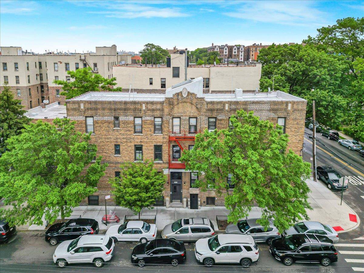 Bronx, NY 10467,3004 Cruger AVE