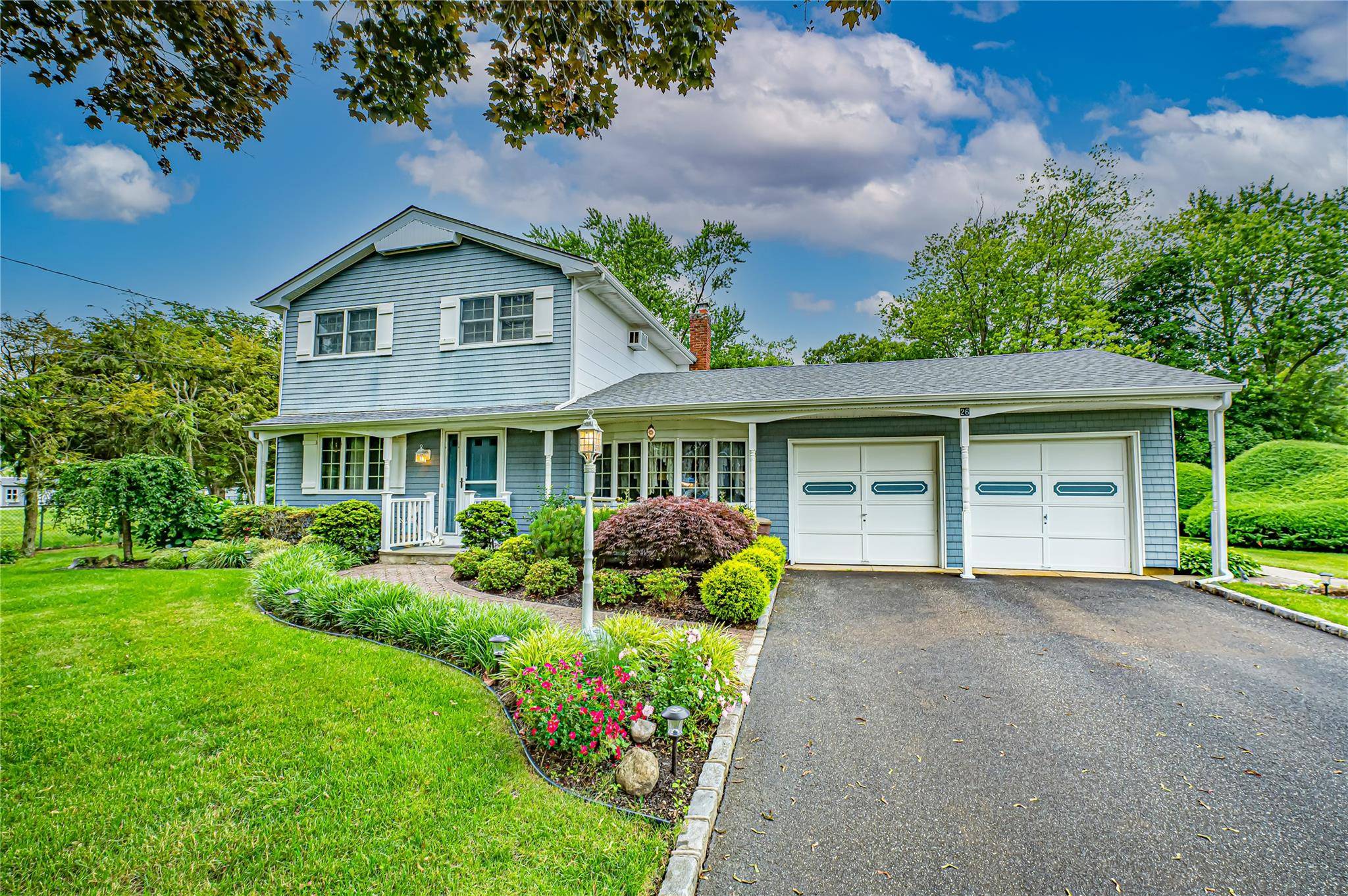 Hauppauge, NY 11788,26 Village LN