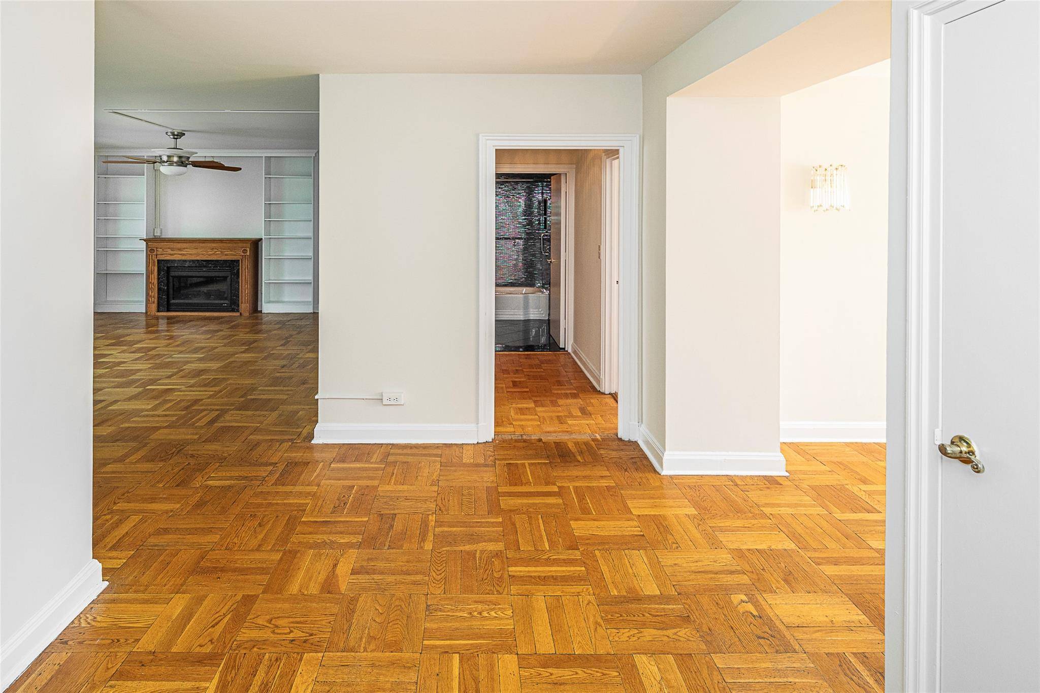Bronxville, NY 10708,3 Stoneleigh PLZ #3E