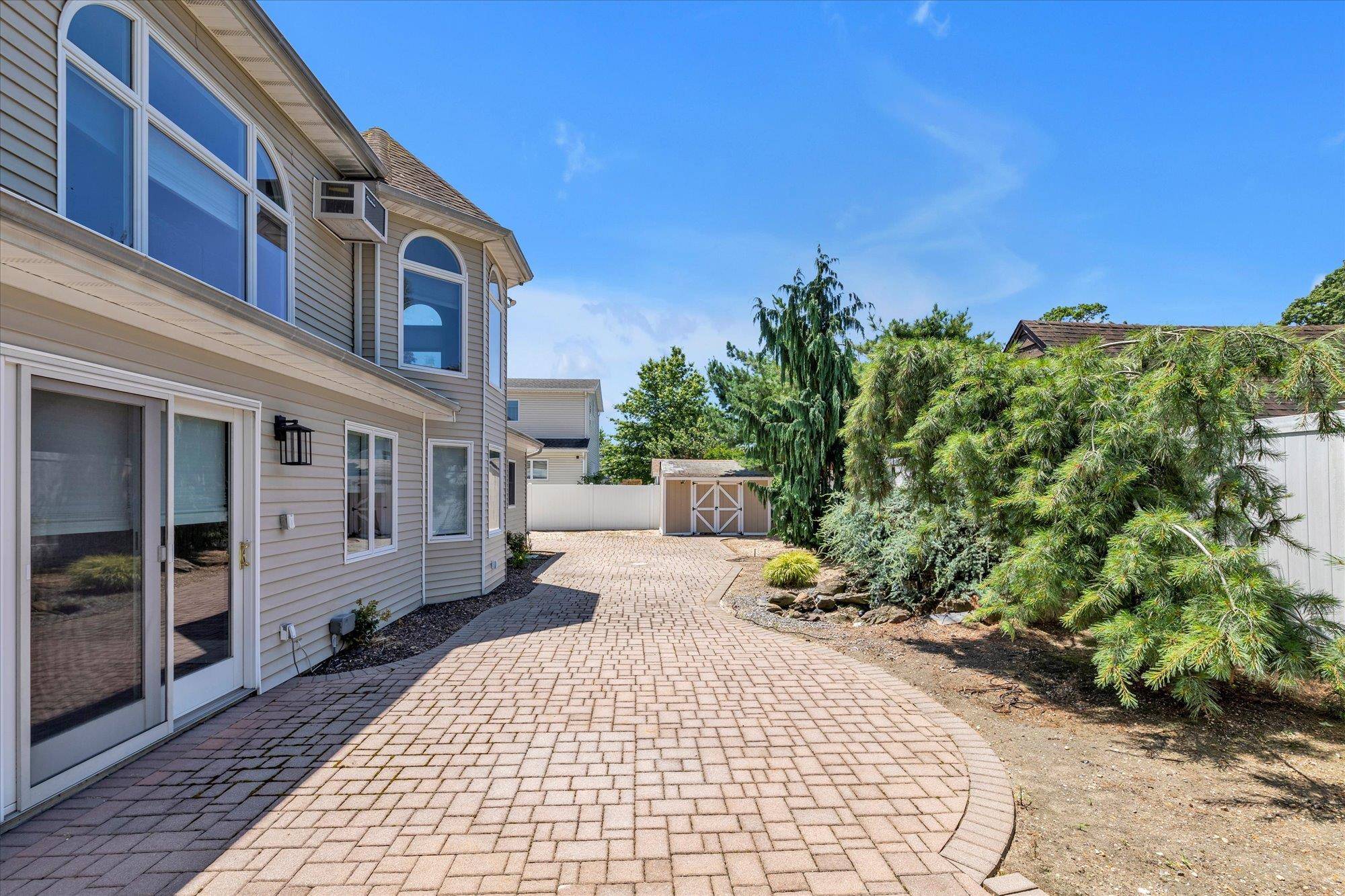 Wantagh, NY 11793,2080 Beech ST