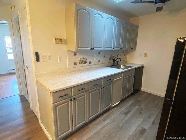 Ridge, NY 11961,259 Newcastle CT #E