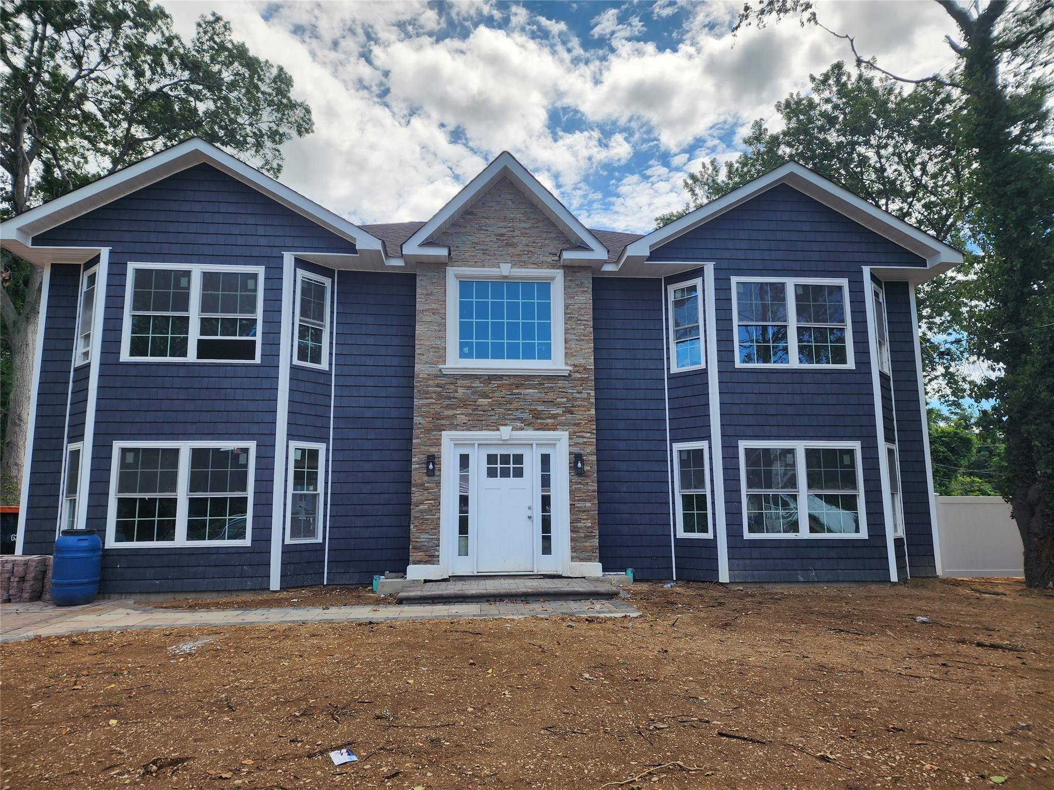 Wyandanch, NY 11798,32 Jefferson AVE