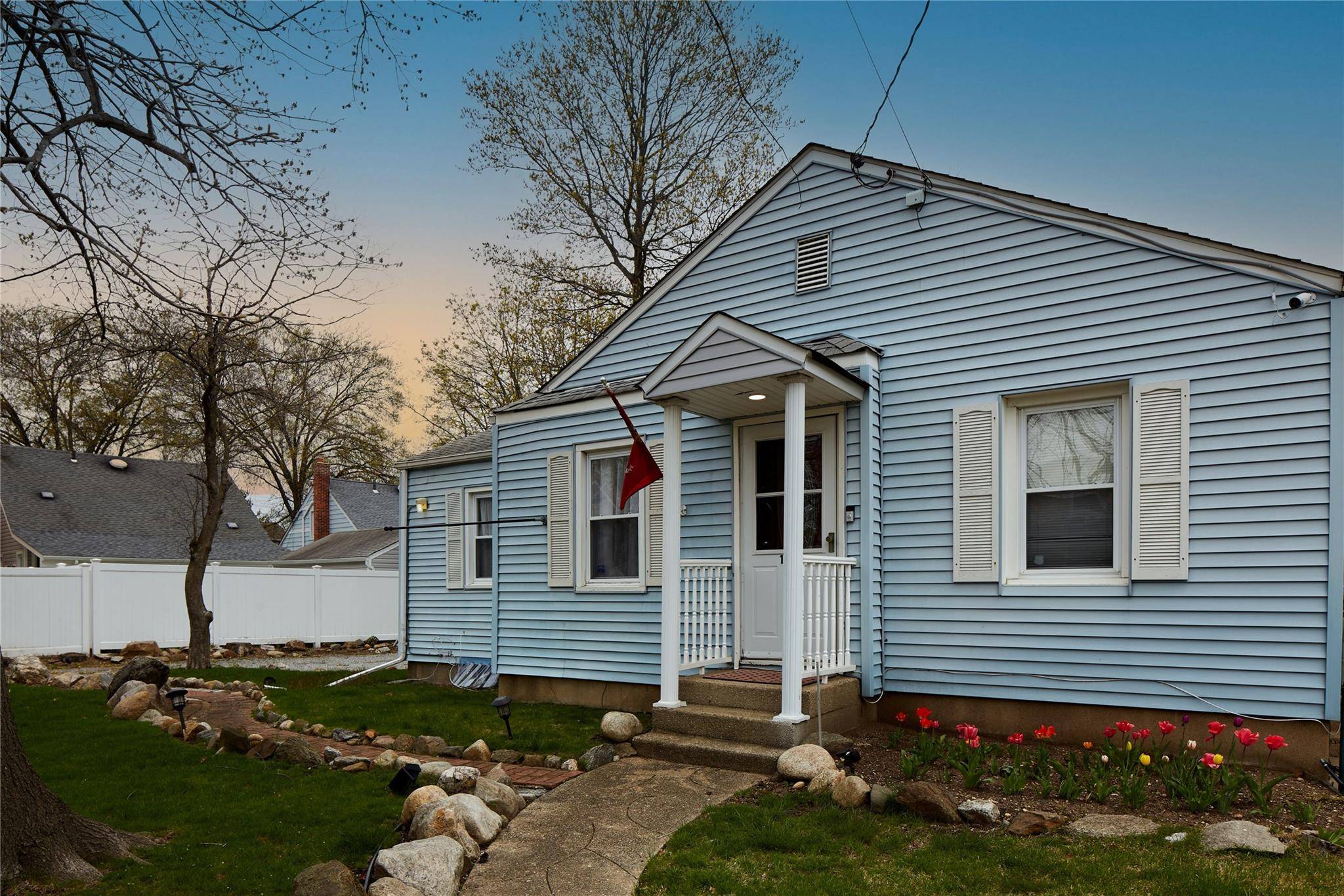 Westbury, NY 11590,132 Gordon AVE