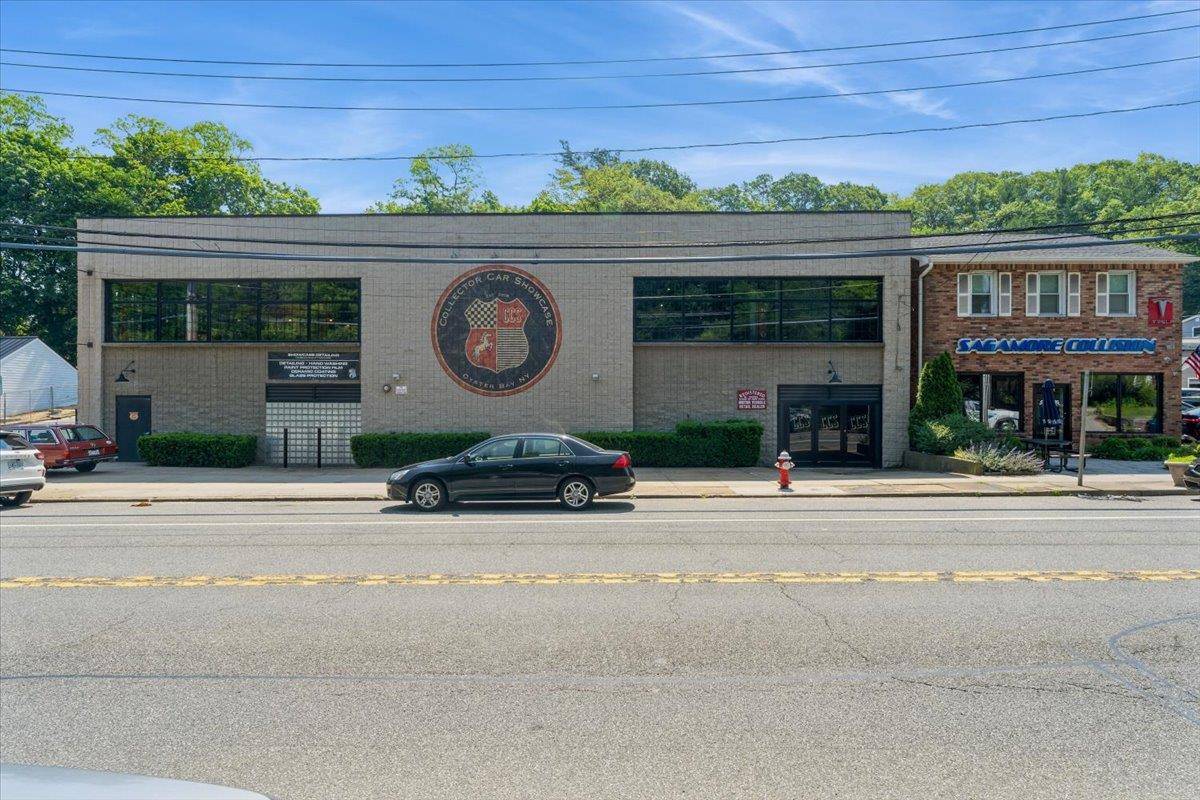 Oyster Bay, NY 11771,85 Pine Hollow RD