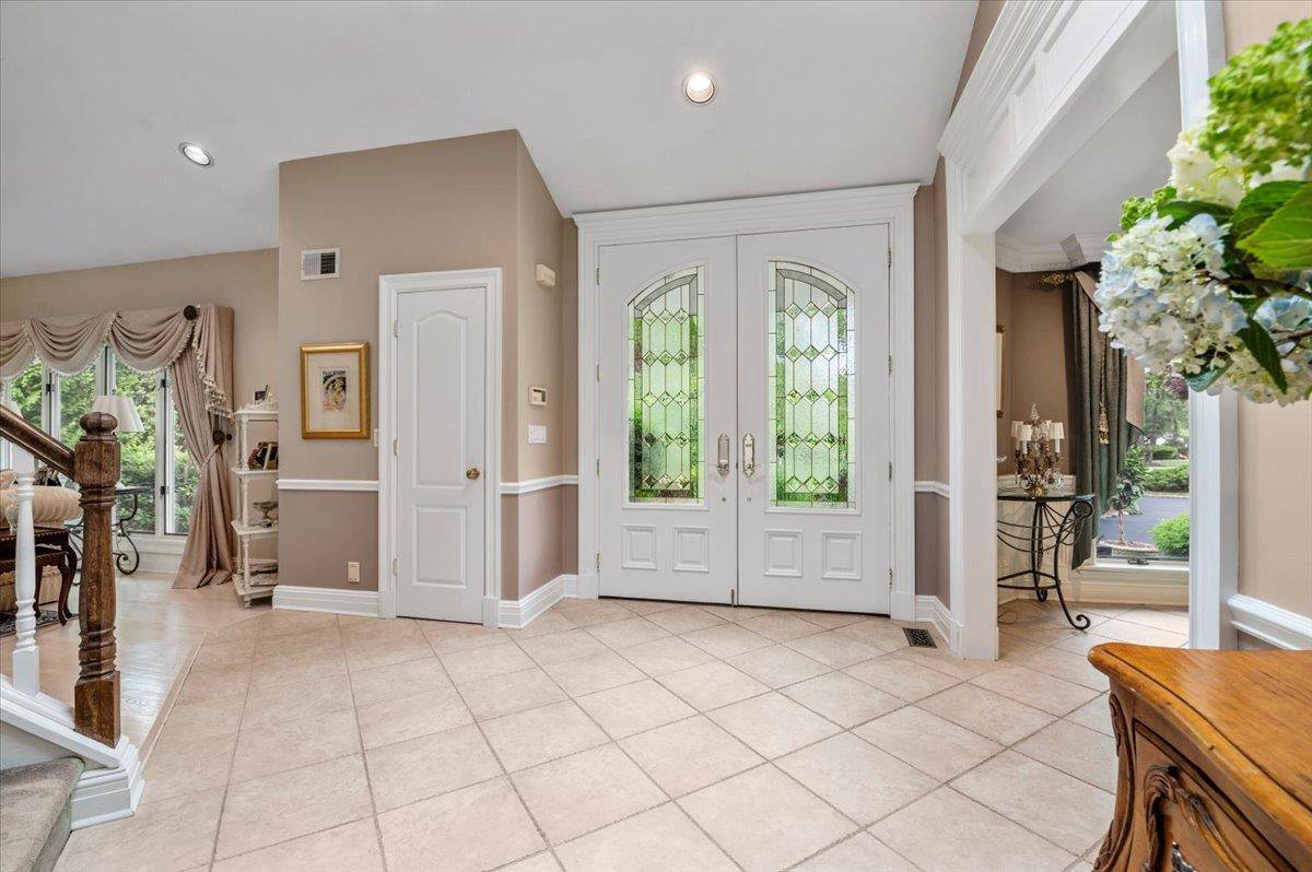 Dix Hills, NY 11746,6 Laurelwood CT