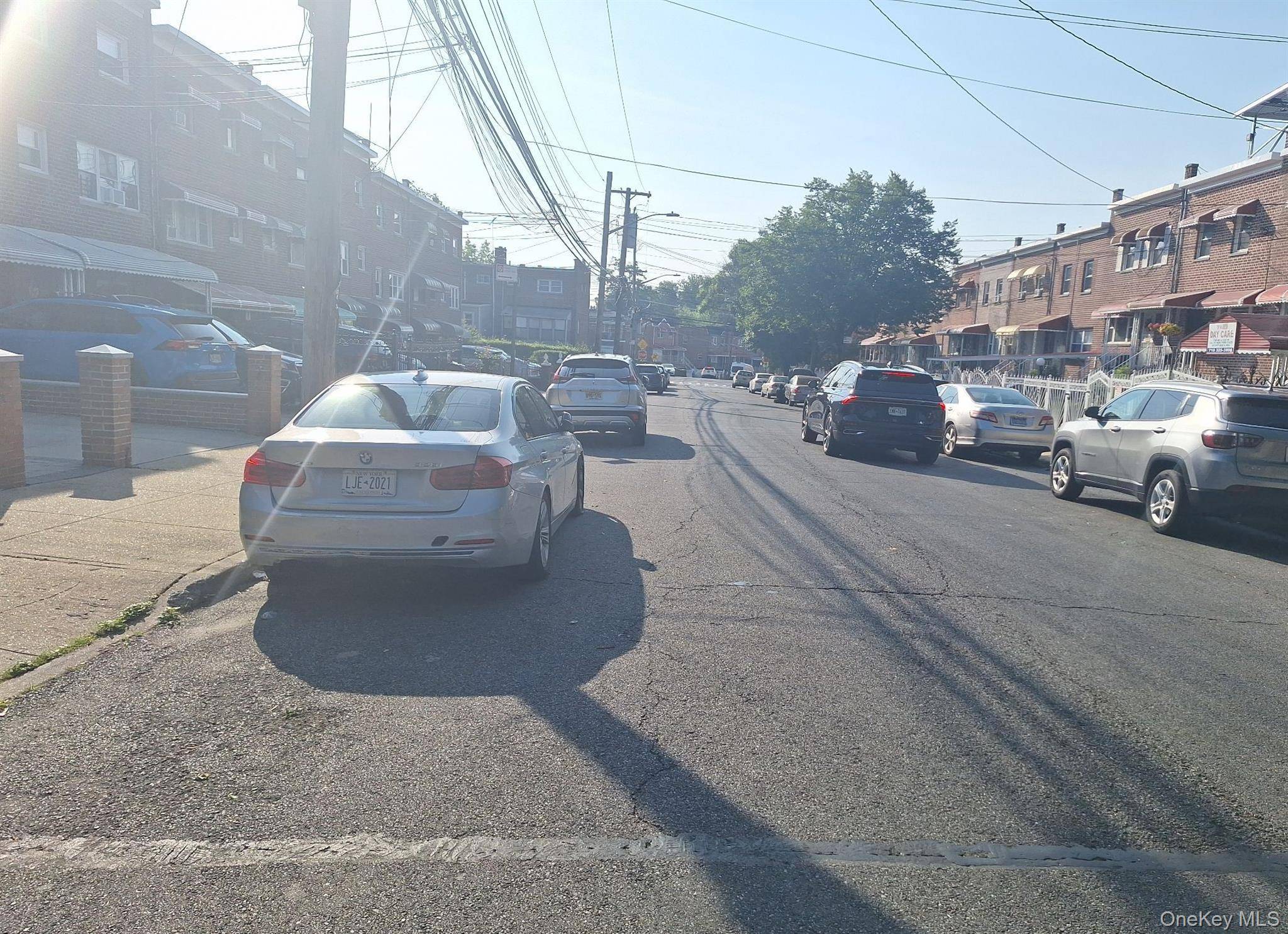 Bronx, NY 10469,1037 E 219th ST