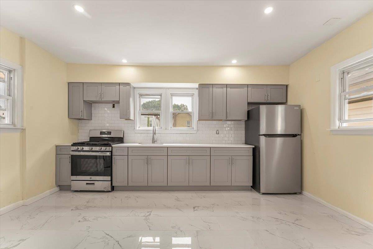 Bronx, NY 10466,4216 Wickham AVE