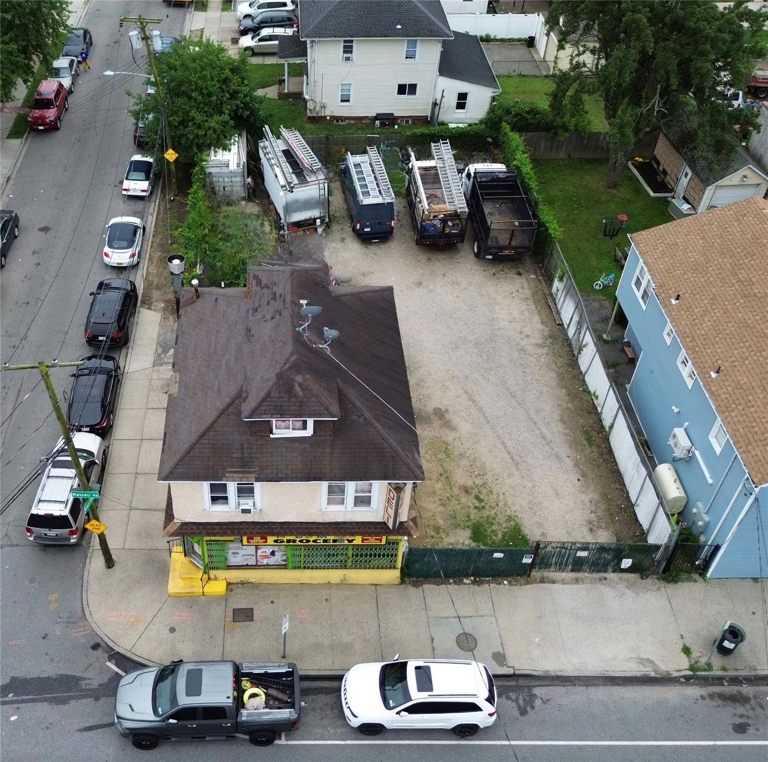Uniondale, NY 11553,870 Nassau RD