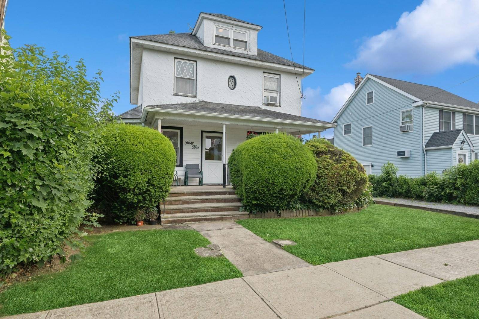 Albertson, NY 11507,45 Crosby AVE