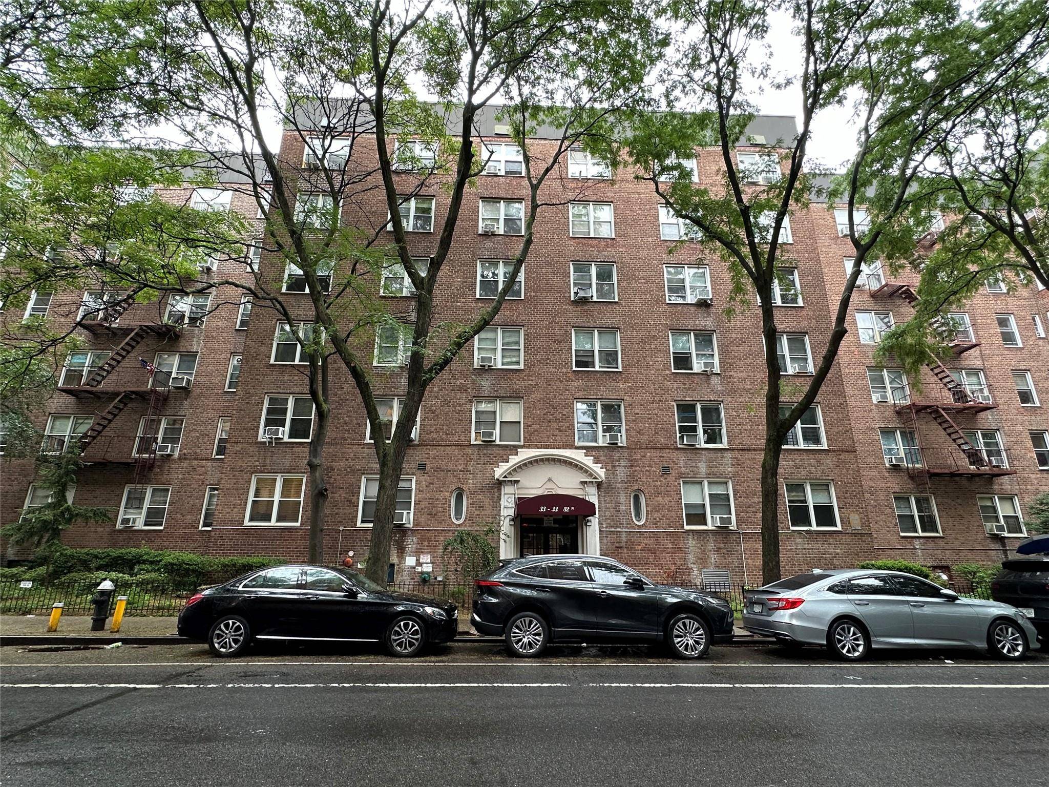 Jackson Heights, NY 11372,3333 82nd ST #5D