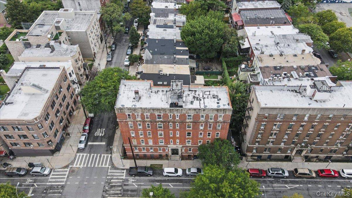 Bronx, NY 10458,560 E 189th ST